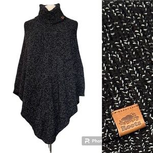 Roots Black and White Poncho